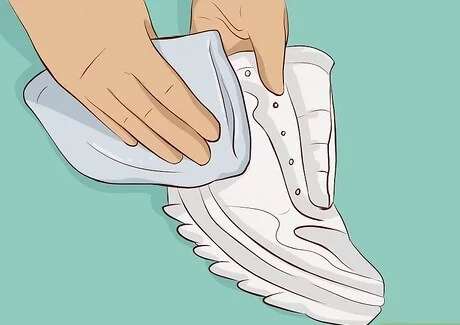 How_to_extend_the_life_of_your_sneakers